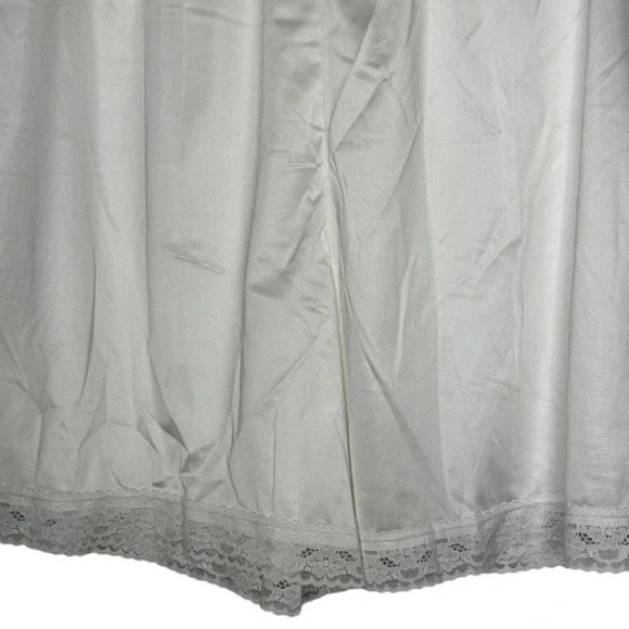 Vintage Vanity‎ Fair Nylon Slip Shorts - Picture 2 of 6